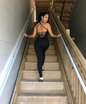 Ilouna adult dating in South Milwaukee WI